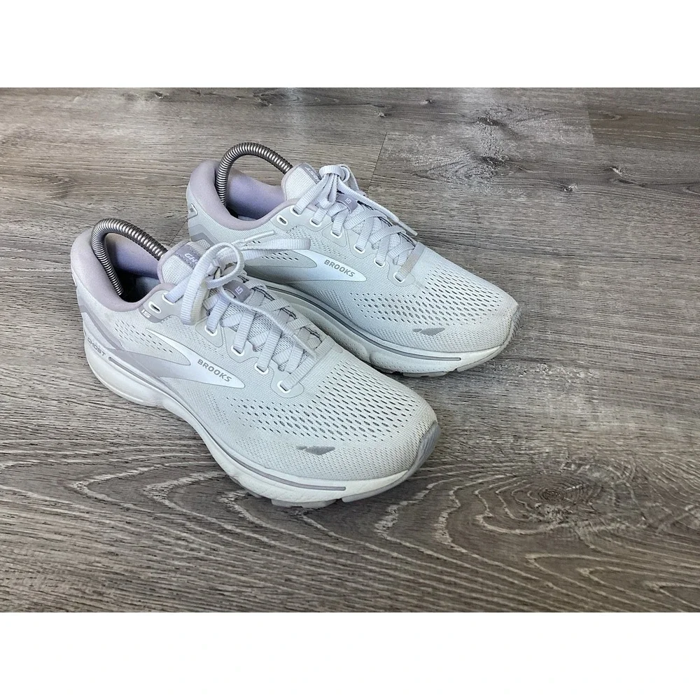 Brooks Women Ghost 15 1203801B112 Gray Running Shoes Sneakers Size 9.5 B